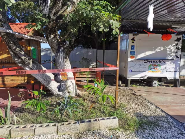 El cuerpo sólo era una adorno de Halloween que hicieron empleados  de un comercio