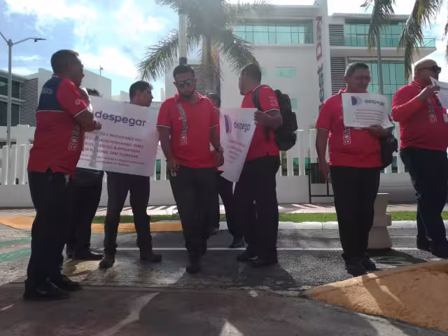 El grupo de empleados de Best Day en Cancún exigieron a la compañía detener la subcontratación de nuevos colaboradores, ya que afectan sus ganancias