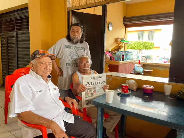 Pobladores de Yucatán felicitan al POR ESTO! por su larga trayectoria en el marco de su aniversario 33