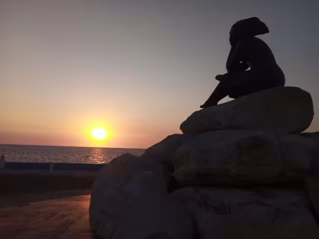 Las puestas de sol son contempladas por los visitantes
