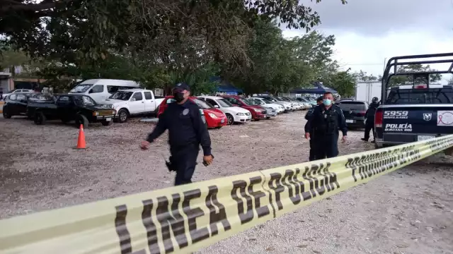 Mientras el herido recibía los primeros auxilios, policías municipales realizaron un operativo por la zona en busca de los agresores