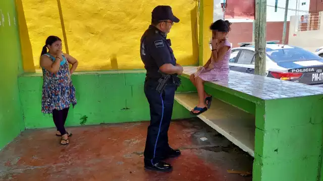 La menor fue rescatada por agentes de la Policía Municipal quién lo trasladaron de regreso a su hogar