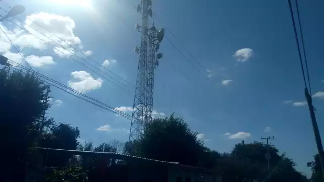 Varios negocios permanecen cerrados debido a la falta del internet