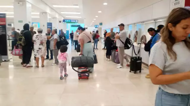 Los pasajeros tuvieron que esperar más de dos horas para despegar