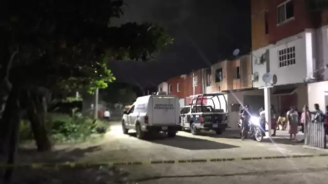 Fue señalado por tener relaciones sexuales con una menor de edad, aseguraron los vecinos