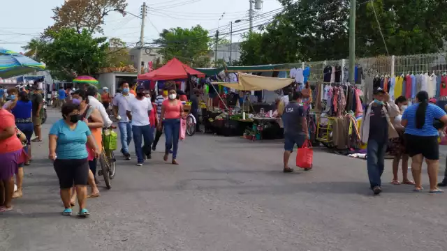 Los mercaderes del Chechén aseguran que no cuentan con filtros sanitarios, ni mucho menos con servicio de agua