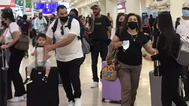 Algunos turistas se quejaron de los elevados costos para viajar hacia Cancún en época decembrina