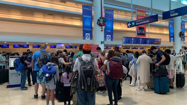 Cerca de 500 turistas se contabilizaron en el Aeropuerto Internacional de Cancún este 30 de diciembre