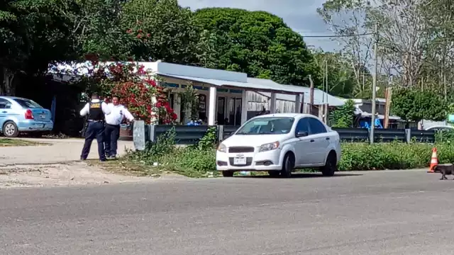 Un auto robado fue detectado por el REPUVE en Escárcega, Campeche