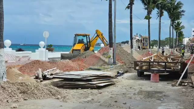 Actualmente la rehabilitación se ubica en el cruce del boulevard con la calle Juárez frente al muelle fiscal.