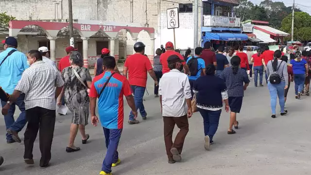 Los manifestantes no piden que les regalen nada, sino que respeten su prestaciones laborales