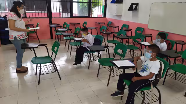 El día 17, los tutores deciden la manera de formación de sus hijos