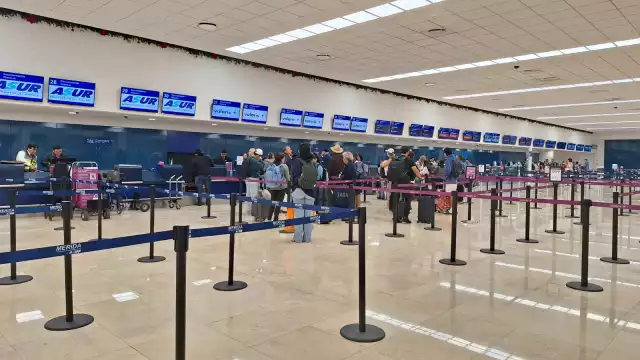 Vuelo 220 de Volaris llegó con 47 minutos de retraso desde la Ciudad de México