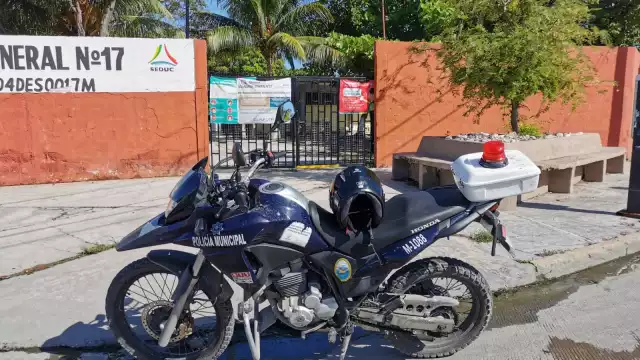 Tras colgar la llamada de extorsión, el director llamó a las autoridades para denunciar la amenaza