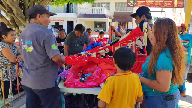 Los habitantes de las comisarías son quienes más frecuentan a expendedores para protegerse ante las bajas temperaturas