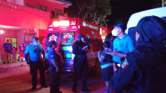 La menor se encontraba a escasos metros de su vivienda cuando el auto se orilló