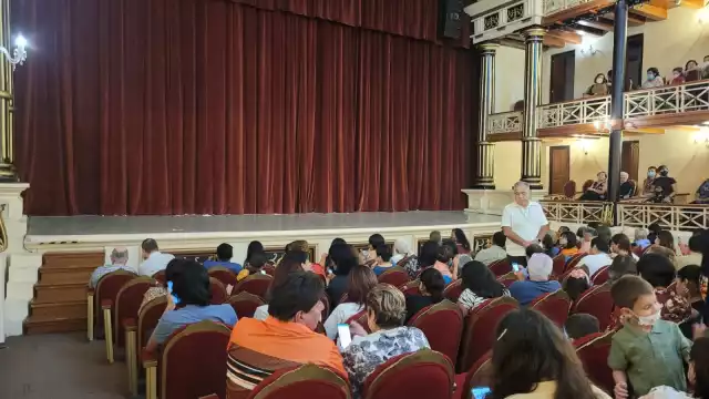 La Gala de Ballet se lleva a cabo en el teatro "Francisco de Paula Toro"