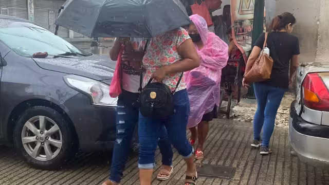 Se esperan chubascos a lluvias fuertes en Mérida