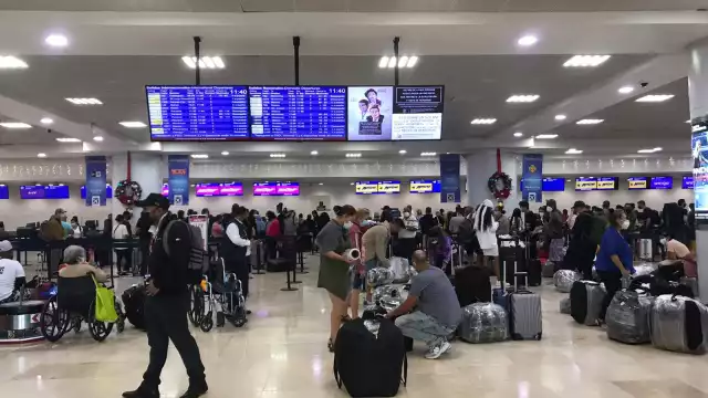 Algunos turistas dijeron sentirse contentos de poder recibir el 2022 en Cancún