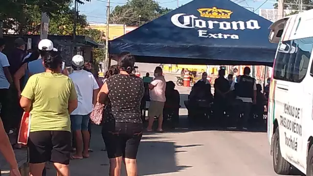 Cerca de 200 menores de edad acudieron a recibir la vacuna contra el COVID de la farmacéutica Pfizer