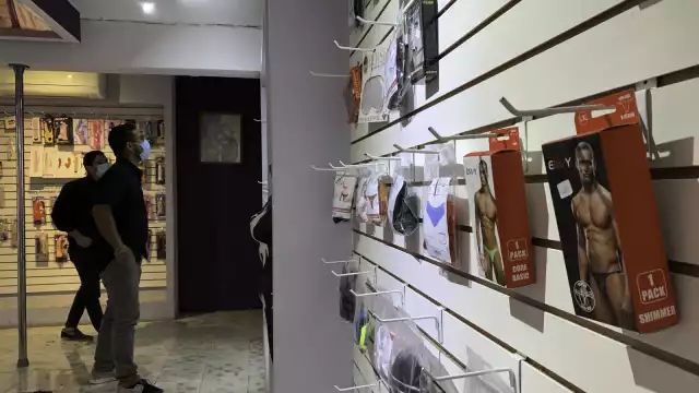 Expuso que los juguetes sexuales también juegan un papel importante fuera de la vida de pareja, en el autoerotismo