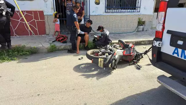 El motociclista resultó con heridas y quemaduras