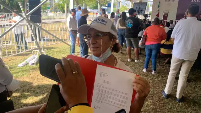 La mujer exhibió que la FGE Quintana Roo no ha apoyado en la búsqueda de su hijo