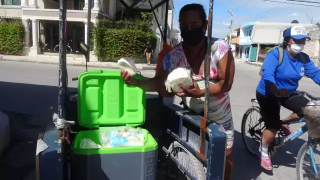 Comercia quesos para poder sustentar sus gastos
