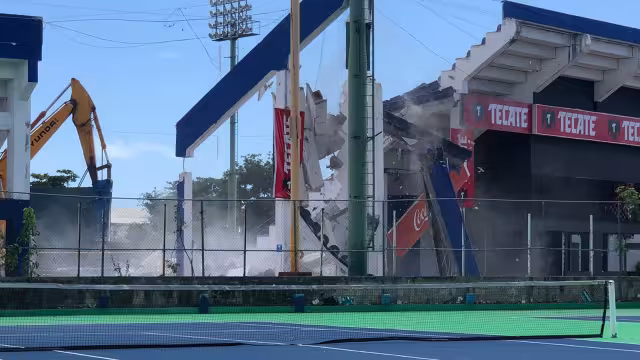 La demolición de las chanchas de tenis afectará directamente a más de tres mil niñas, niños y adolescentes así como dos mil adultos, señalaron los integrantes del grupo de ciudadanos defensores #PorCancún