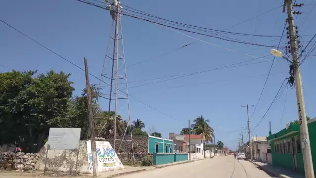 Tres comunidades de Hopelchén llevan casi 20 horas sin energía eléctrica.