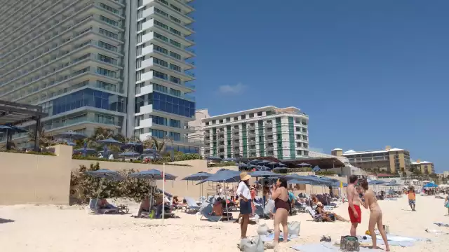 El centro de hospedaje no les brindó asistencia médica y pagaron 14 mil pesos en un hospital privado