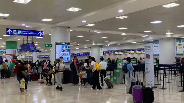 El Aeropuerto Internacional de Cancún reportó este sábado 592 operaciones aéreas