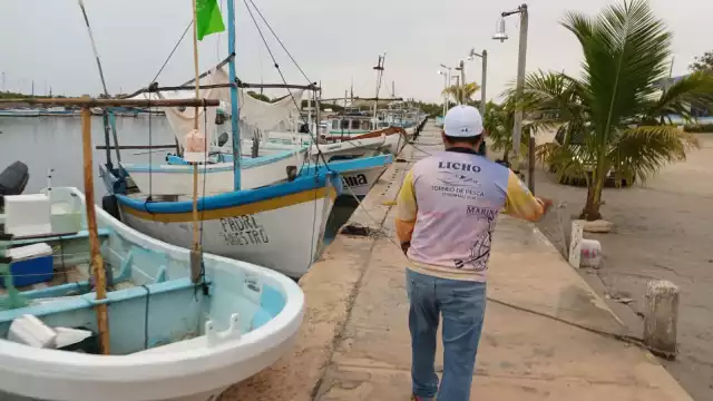 Varias embarcaciones se hundieron debido a la turbonada que azotó durante la madrugada