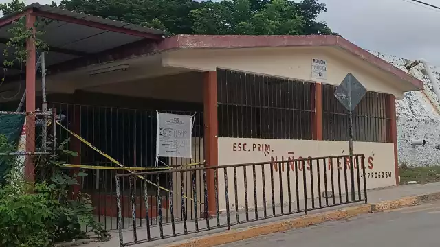 La Escuela Primaria “Niños Héroes” en Colonial Campeche sigue cerrada debido a una protesta contra la Seduc por obras de construcción