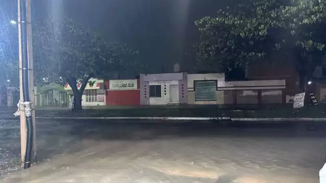 Calles permaneces inundadas por las fuertes lluvias