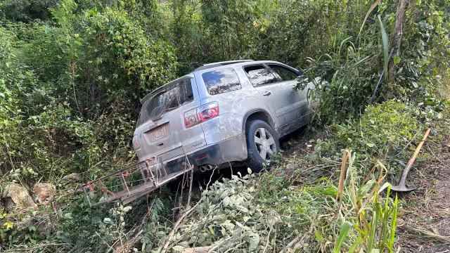 Los autos involucrados quedaron fuera de la carretera