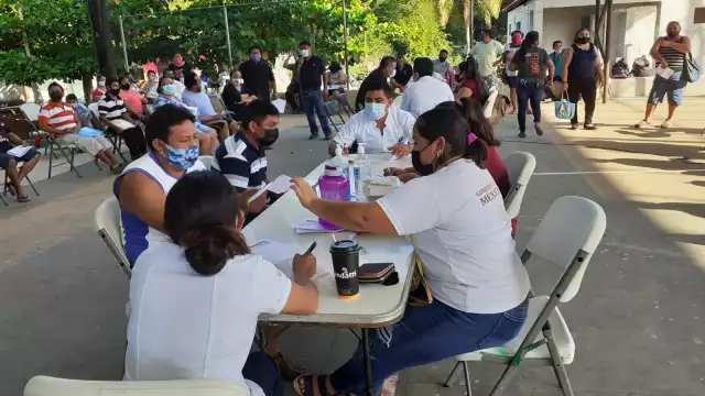 El módulo de vacunación de la colonia San Juan en el municipio de la Zona Maya de Quintana Roo inició la inoculación de los cuarentones