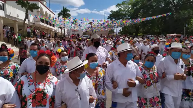 Las personas que se reconocen como indígenas se contagian más en sus hogares, según un reporte