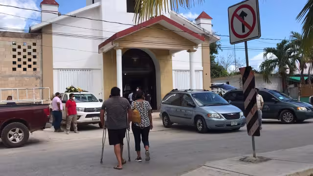 Algunas calles fueron cerradas para permitir que los familiares de José Darío Sánchez Cordero, asistan con tranquilidad a la misa.