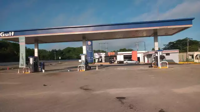 Despachadores refieren que eran al menos 150 estudiantes que iban encapuchados y armado