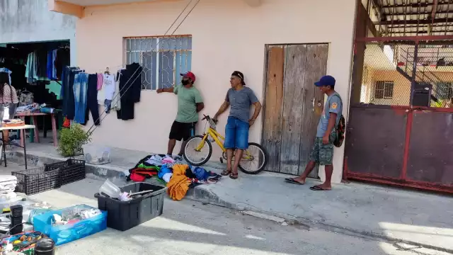 "Los hombres son como las moscas, dejan sus huevecillos y se van", compartió una vendedora