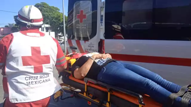 La mujer fue valorada y trasladada al hospital
