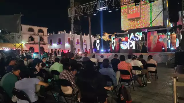 DJ Narcisa Kate lleva la música a la Plaza de la República