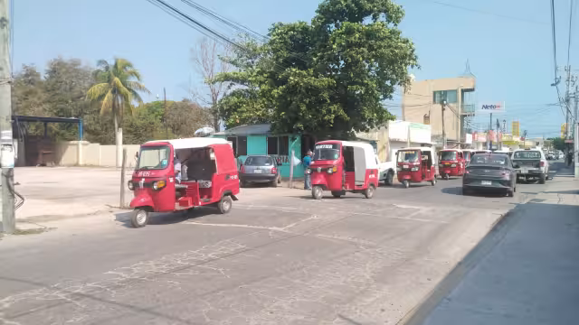 El director del IET, Iñigo Yañez Avilez, afirmó que los “pochis” y “mototaxis” no podrán obtener concesiones por no ser seguros