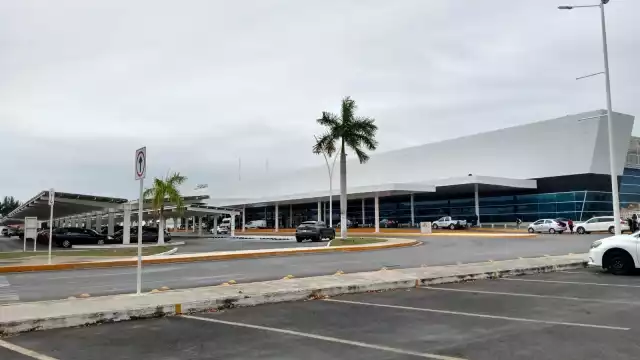 En el aeropuerto de Mérida no se han registrado ni cancelaciones ni vuelos atrasados por el mal clima