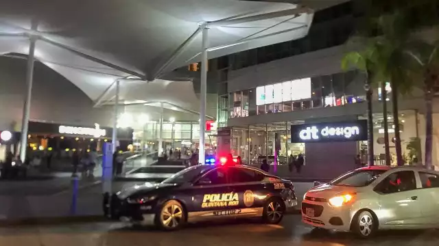 Cuerpos de emergencias y rescate, así como autoridades municipales, acudieron hasta la plaza donde solicitaban el apoyo por una persona que no contaba con vida,