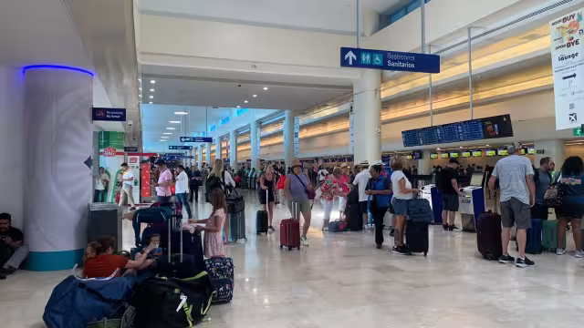 Son ocho vuelos retrasados en el aeropuerto de Cancún este sábado
