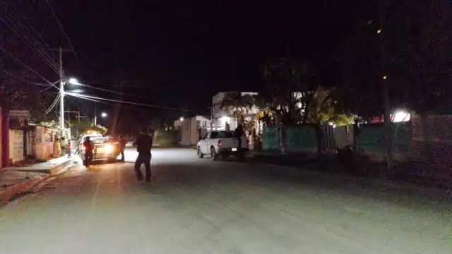 Las autoridades acudieron al reporte de los vecinos quienes afirmaron haber escuchado un arma de fuego