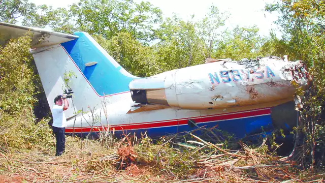 En 2007, aviones de la Fuerza Aérea y de la Procuraduría General de la República (FGR) obligaron que los tripulantes a descender de una aeronave, procedente de Colombia