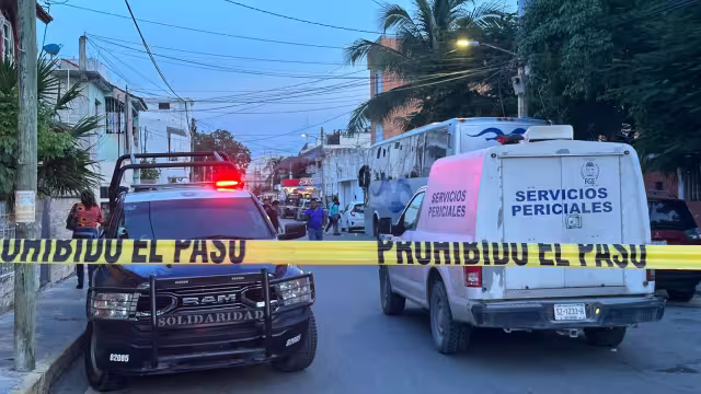 Vecinos señalaron que el hombre sacó un arma de fuego durante un pleito vecinal